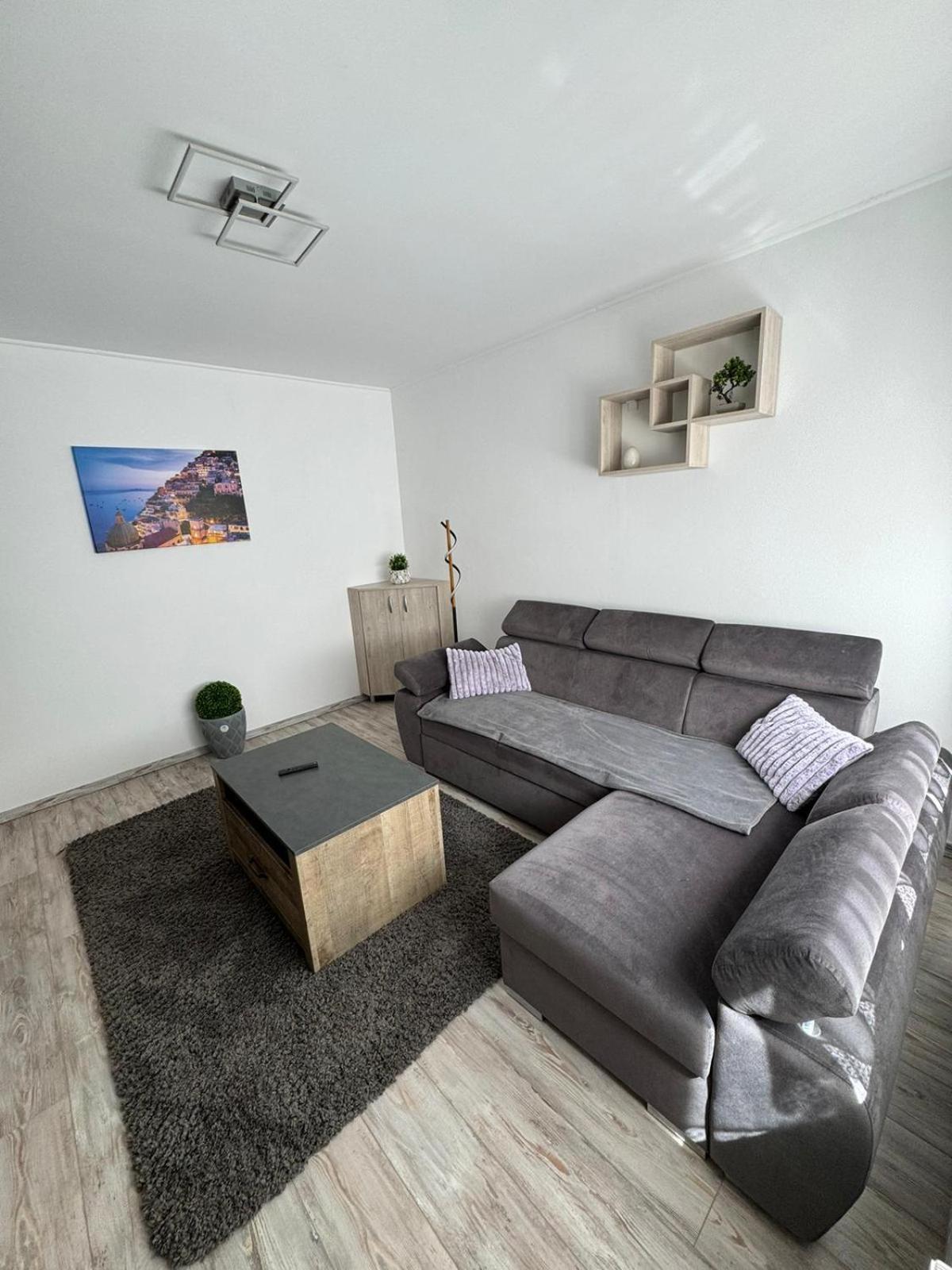 Bingo Apartman Cristuru Secuiesc Exterior photo